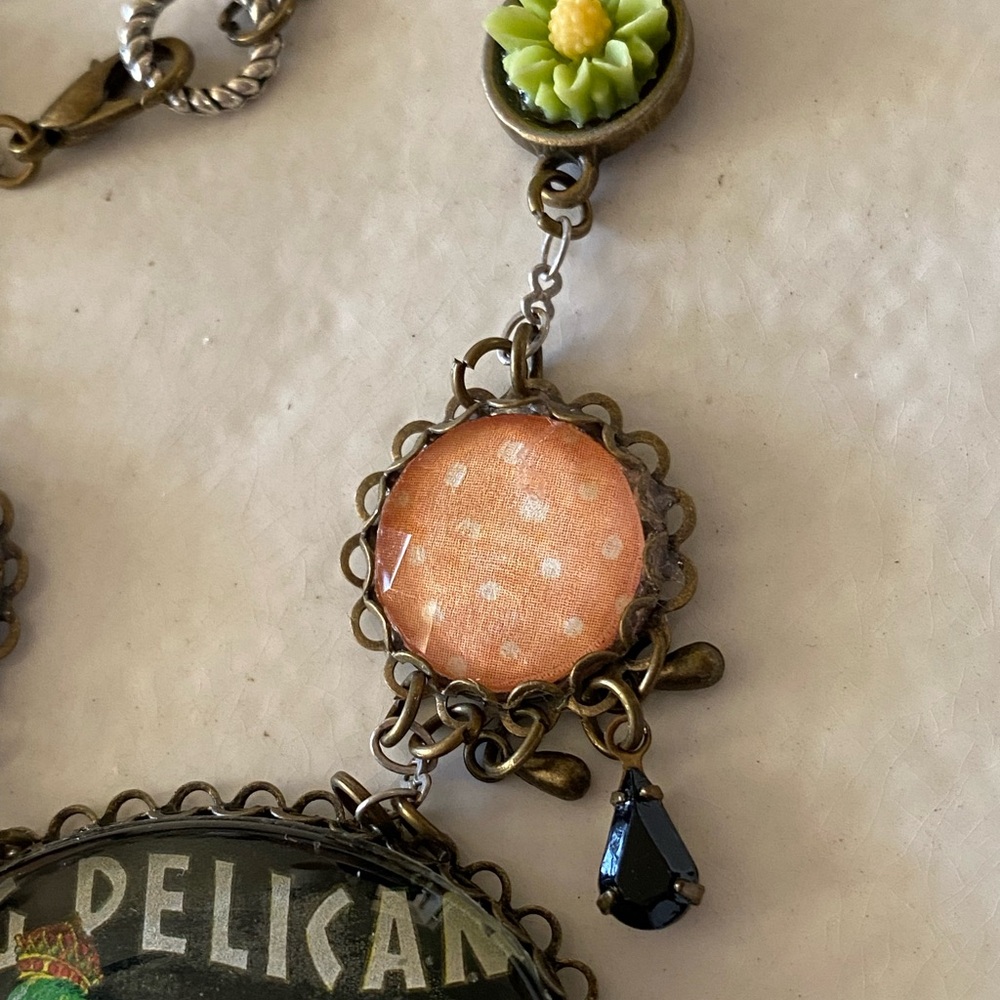 Antique Green and Black Pelican Peas Necklace with Lime Accents - Picture 5 of 9